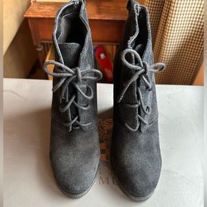 Vince Camuto Black Suede Leather Platform Wedge Lace-Up Booties Size 7